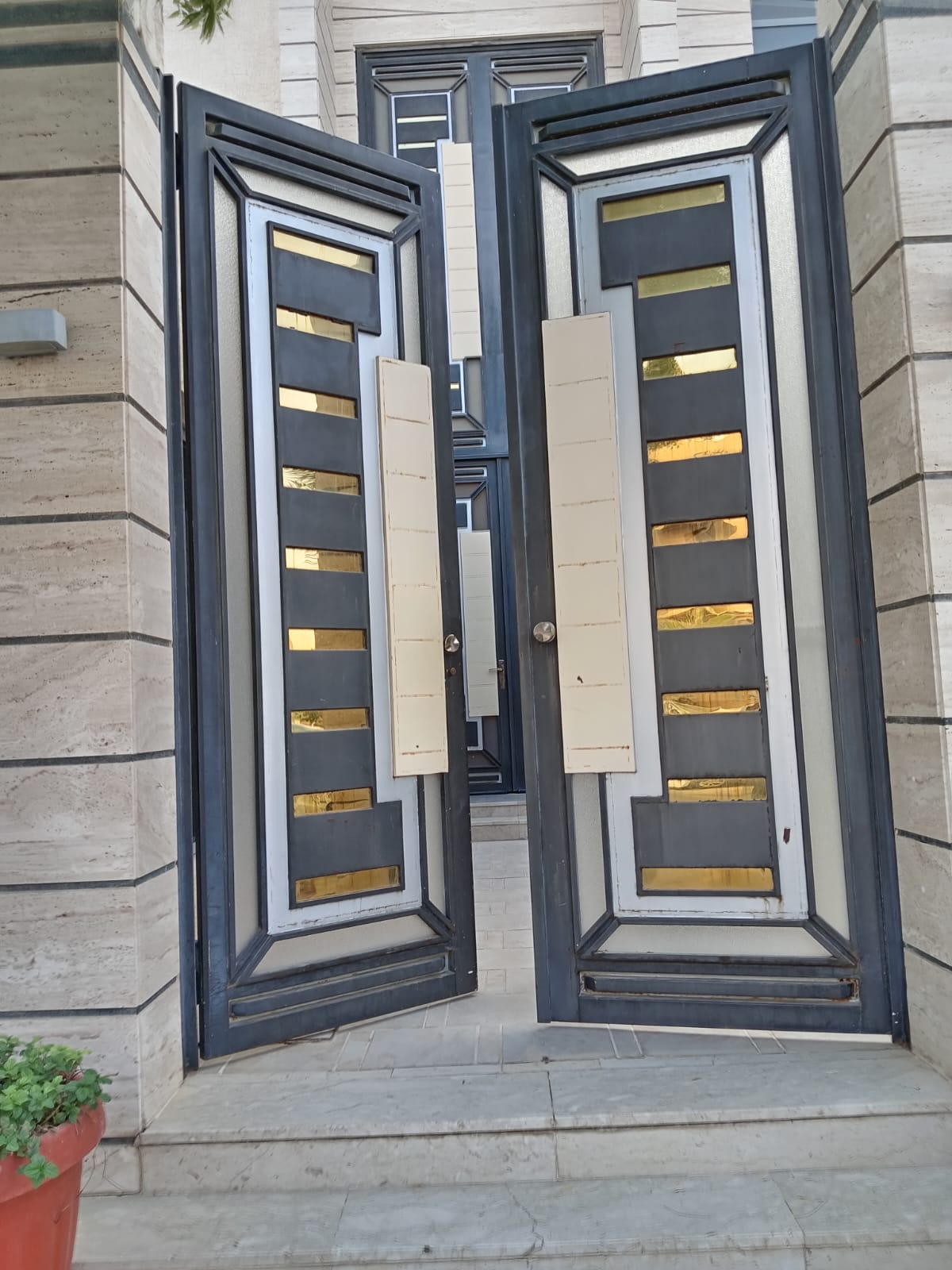 دهان أبواب خشب وحديد – 6